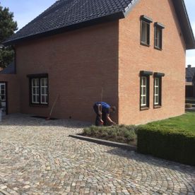 De medewerkers van Fijten Gevelverzorging in Brunssum zijn VCA-gecertificeerd.